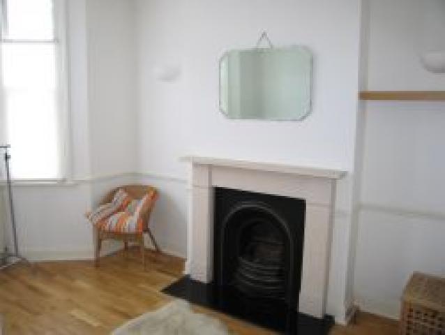 			NEW ON!, 2 Bedroom, 1 bath, 1 reception Flat			 Wakeman Road, KENSAL GREEN NW10